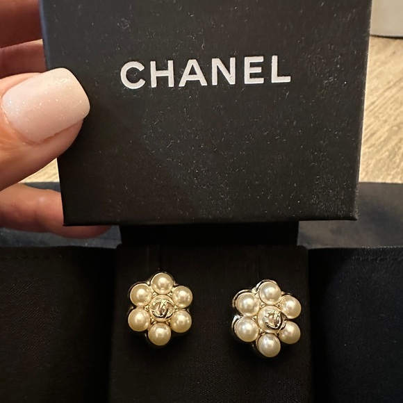 2015 Fall/Winter collection Chanel Earings - Picture 2 of 5